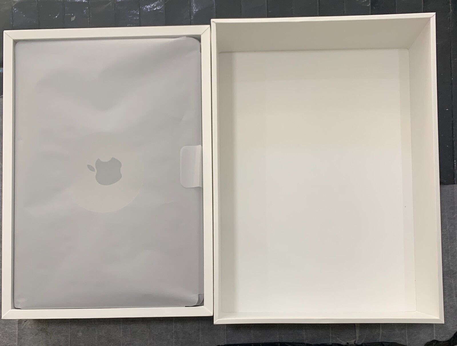 Apple MacBook Pro 133 Inch Apple M2 Chip 8GB RAM 256GB SSD Grey MNEH3BA 175615452776 4